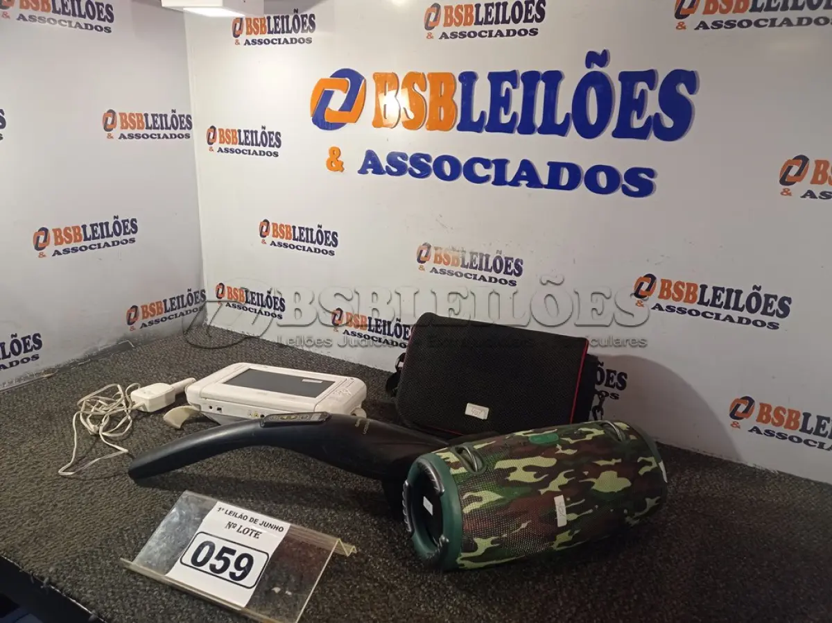 LOTE 059 - 01 APARELHO MULTIMIDIA, 01 MASSAGEADOR E 01 CAIXA DE SOM BLUETOOTH. (NO ESTADO) ATENÇÃO! FAZER A VISITAÇÃO ANTES DE ARREMATAR, NÃO SABEMOS SE FUNCIONA. LEILÃO NÃO TEM GARANTIA E NEM DEVOLUÇÃO, SUJEITO A POSSÍVEIS AVARIAS VISÍVEIS/OCULTAS E/OU AUSÊNCIA DE COMPONENTES.
