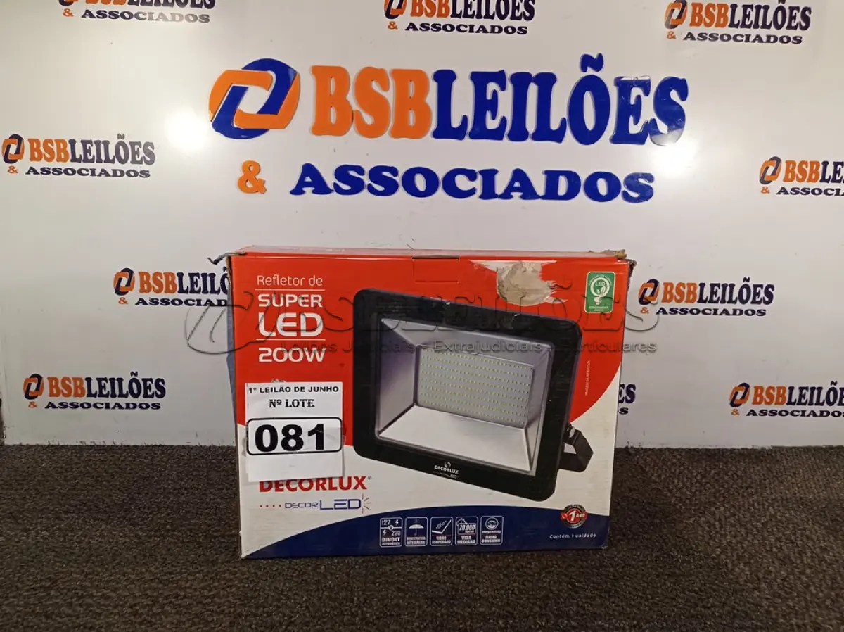 LOTE 081 - 01 REFLETOR DE SUPER LED 200W BIVOLT E DURAÇÃO DE 20.000 HORAS 6.000K MARCA DECORLUX. (NOVO) (NO ESTADO) ATENÇÃO! FAZER A VISITAÇÃO ANTES DE ARREMATAR, NÃO SABEMOS SE FUNCIONA. LEILÃO NÃO TEM GARANTIA E NEM DEVOLUÇÃO, SUJEITO A POSSÍVEIS AVARIAS VISÍVEIS/OCULTAS E/OU AUSÊNCIA DE COMPONENTES.