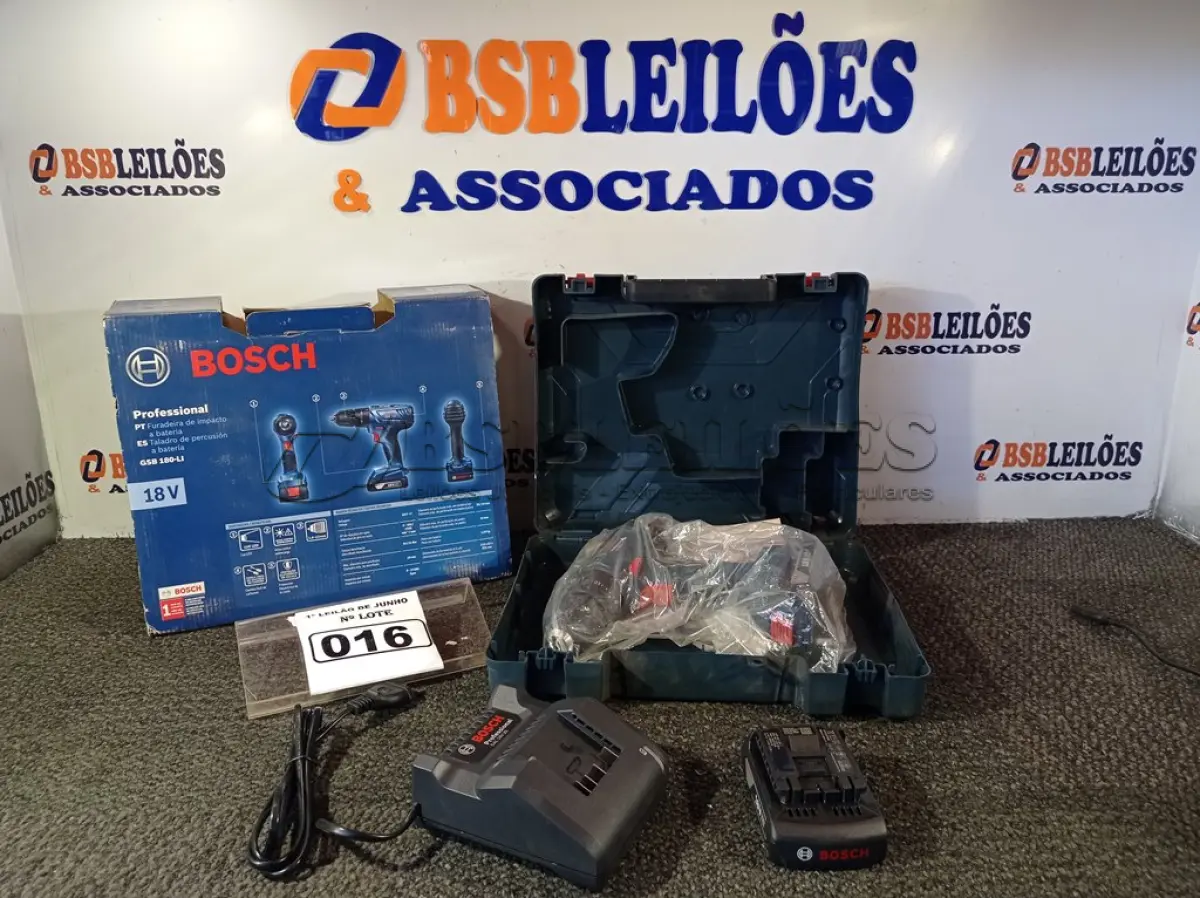 LOTE 016 - 01 FURADEIRA DE IMPACTO PROFISSIONAL A BATERIA MODELO:GSB180-LI220V 710W MARCA BOSCH. (NOVO) (NO ESTADO) ATENÇÃO! FAZER A VISITAÇÃO ANTES DE ARREMATAR, NÃO SABEMOS SE FUNCIONA. LEILÃO NÃO TEM GARANTIA E NEM DEVOLUÇÃO, SUJEITO A POSSÍVEIS AVARIAS VISÍVEIS/OCULTAS E/OU AUSÊNCIA DE COMPONENTES.