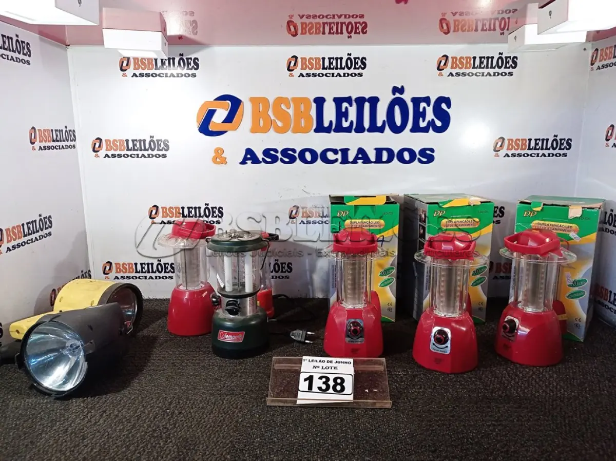 LOTE 138 - 06 LAMPIÕES DE LED RECARREGÁVEL E 02 LANTERNAS COM AVARIAS. (NO ESTADO) ATENÇÃO! FAZER A VISITAÇÃO ANTES DE ARREMATAR, NÃO SABEMOS SE FUNCIONA. LEILÃO NÃO TEM GARANTIA E NEM DEVOLUÇÃO, SUJEITO A POSSÍVEIS AVARIAS VISÍVEIS/OCULTAS E/OU AUSÊNCIA DE COMPONENTES.