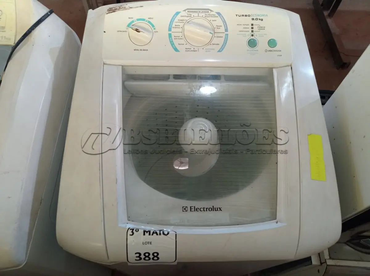 LOTE 388 - 01 MÁQUINA DE LAVAR 9KG DE 110V MARCA ELECTROLUX COM AVARIAS. (NO ESTADO) ATENÇÃO! FAZER A VISITAÇÃO ANTES DE ARREMATAR, NÃO SABEMOS SE FUNCIONA. LEILÃO NÃO TEM GARANTIA E NEM DEVOLUÇÃO, SUJEITO A POSSÍVEIS AVARIAS VISÍVEIS/OCULTAS E/OU AUSÊNCIA DE COMPONENTES.