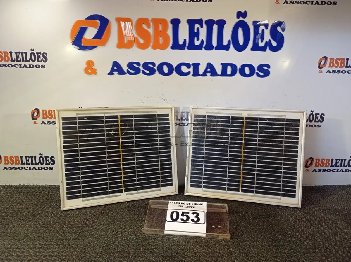 LOTE 053 - 02 PLACAS SOLARES 18V 10W. (NO ESTADO) ATENÇÃO! FAZER A VISITAÇÃO ANTES DE ARREMATAR, NÃO SABEMOS SE FUNCIONA. LEILÃO NÃO TEM GARANTIA E NEM DEVOLUÇÃO, SUJEITO A POSSÍVEIS AVARIAS VISÍVEIS/OCULTAS E/OU AUSÊNCIA DE COMPONENTES.
