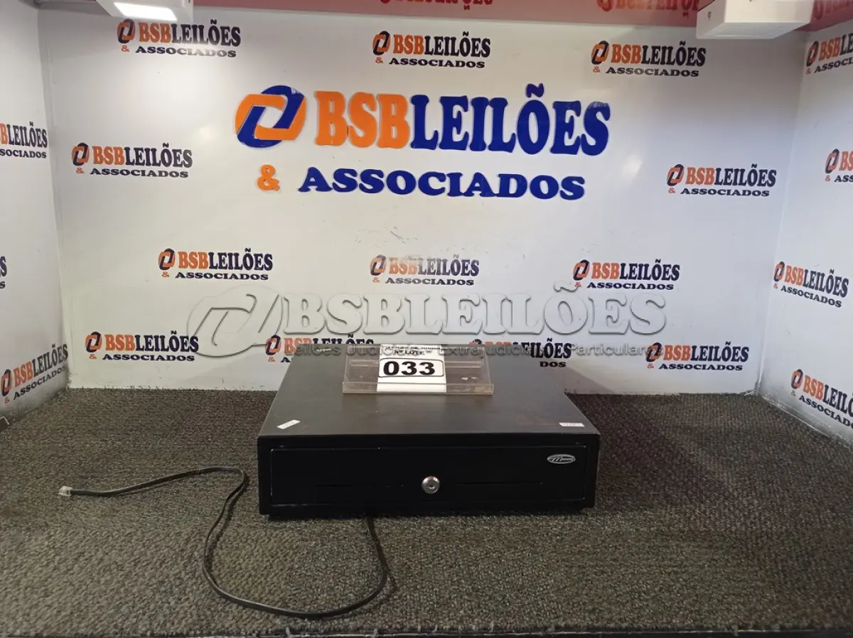 LOTE 033 - 01 CAIXA REGISTRADORA PARA DINHEIRO MANUAL. (NO ESTADO) ATENÇÃO! FAZER A VISITAÇÃO ANTES DE ARREMATAR, NÃO SABEMOS SE FUNCIONA. LEILÃO NÃO TEM GARANTIA E NEM DEVOLUÇÃO, SUJEITO A POSSÍVEIS AVARIAS VISÍVEIS/OCULTAS E/OU AUSÊNCIA DE COMPONENTES.