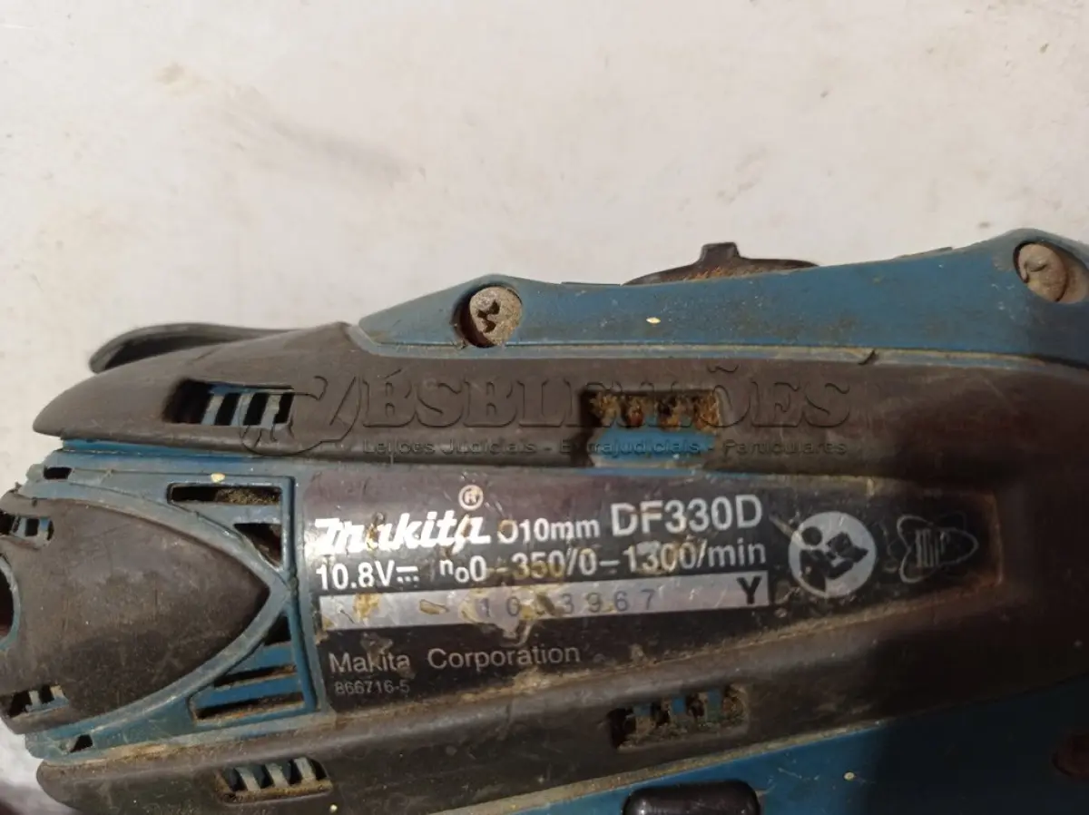 LOTE 466 - 01 PARAFUSADEIRA MAKITA COM CARREGADOR DF330D. (NO ESTADO) ATENÇÃO! FAZER A VISITAÇÃO ANTES DE ARREMATAR, NÃO SABEMOS SE FUNCIONA. LEILÃO NÃO TEM GARANTIA E NEM DEVOLUÇÃO, SUJEITO A POSSÍVEIS AVARIAS VISÍVEIS/OCULTAS E/OU AUSÊNCIA DE COMPONENTES.