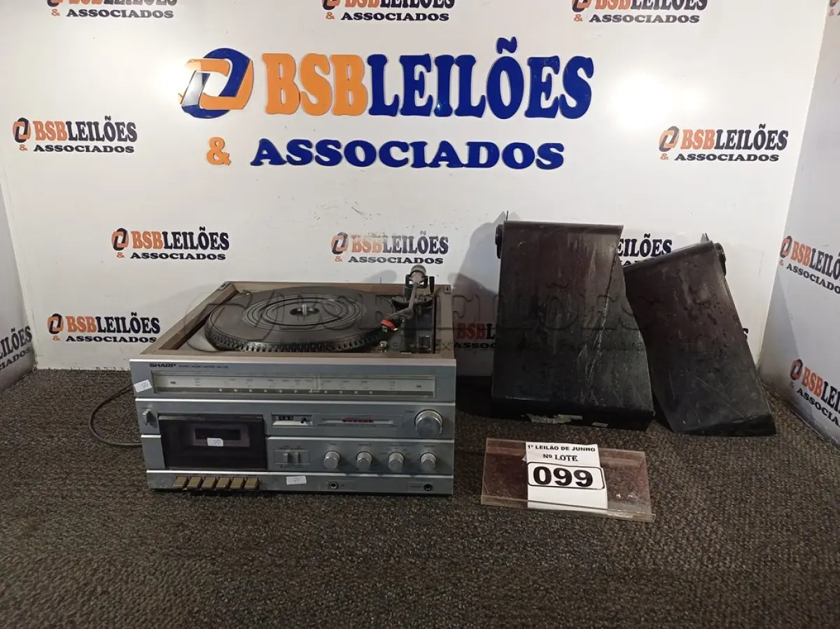 LOTE 099 - 01 APARELHO DE SOM 3X1 ANTIGO MARCA SHARP MODELO SG-12B. (NO ESTADO) ATENÇÃO! FAZER A VISITAÇÃO ANTES DE ARREMATAR, NÃO SABEMOS SE FUNCIONA. LEILÃO NÃO TEM GARANTIA E NEM DEVOLUÇÃO, SUJEITO A POSSÍVEIS AVARIAS VISÍVEIS/OCULTAS E/OU AUSÊNCIA DE COMPONENTES.