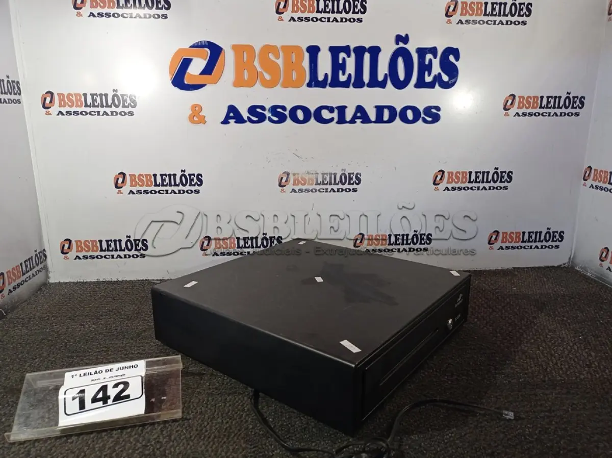LOTE 142