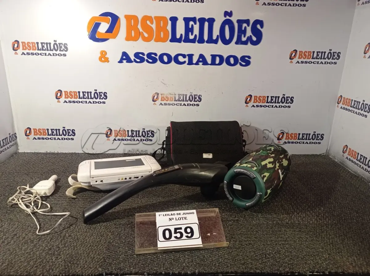 LOTE 059 - 01 APARELHO MULTIMIDIA, 01 MASSAGEADOR E 01 CAIXA DE SOM BLUETOOTH. (NO ESTADO) ATENÇÃO! FAZER A VISITAÇÃO ANTES DE ARREMATAR, NÃO SABEMOS SE FUNCIONA. LEILÃO NÃO TEM GARANTIA E NEM DEVOLUÇÃO, SUJEITO A POSSÍVEIS AVARIAS VISÍVEIS/OCULTAS E/OU AUSÊNCIA DE COMPONENTES.
