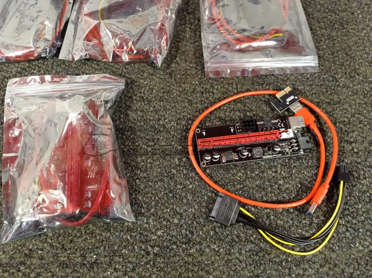 LOTE 455 - 01 LOTE COM 10 PLACAS PCI USB. (NO ESTADO) ATENÇÃO! FAZER A VISITAÇÃO ANTES DE ARREMATAR, NÃO SABEMOS SE FUNCIONA. LEILÃO NÃO TEM GARANTIA E NEM DEVOLUÇÃO, SUJEITO A POSSÍVEIS AVARIAS VISÍVEIS/OCULTAS E/OU AUSÊNCIA DE COMPONENTES.