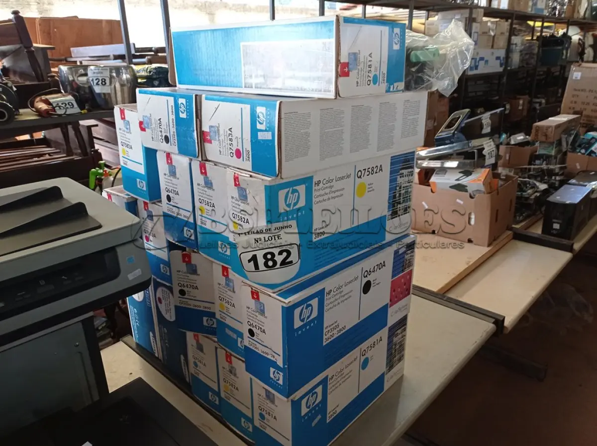 LOTE 182 - 01 LOTE COM TONNER’S MARCAS HP E SAMSUNG. (NO ESTADO) ATENÇÃO! FAZER A VISITAÇÃO ANTES DE ARREMATAR, NÃO SABEMOS SE FUNCIONA. LEILÃO NÃO TEM GARANTIA E NEM DEVOLUÇÃO, SUJEITO A POSSÍVEIS AVARIAS VISÍVEIS/OCULTAS E/OU AUSÊNCIA DE COMPONENTES.