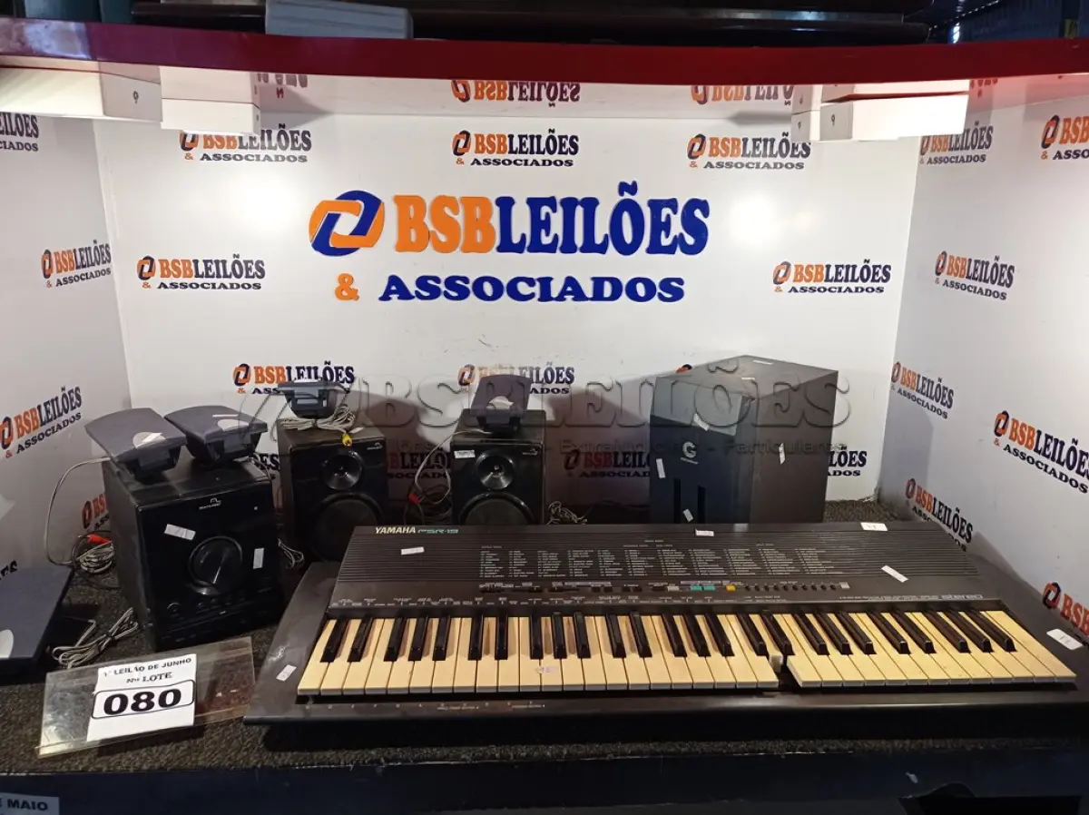 LOTE 080 - 01 APARELHO DE SOM COM 04 CAIXAS, 01 01 TECLADO YAMAHA PSR-19 E 01 CAIXA DE SUBWOOFER GOLDSHIP. (NO ESTADO) ATENÇÃO! FAZER A VISITAÇÃO ANTES DE ARREMATAR, NÃO SABEMOS SE FUNCIONA. LEILÃO NÃO TEM GARANTIA E NEM DEVOLUÇÃO, SUJEITO A POSSÍVEIS AVARIAS VISÍVEIS/OCULTAS E/OU AUSÊNCIA DE COMPONENTES.