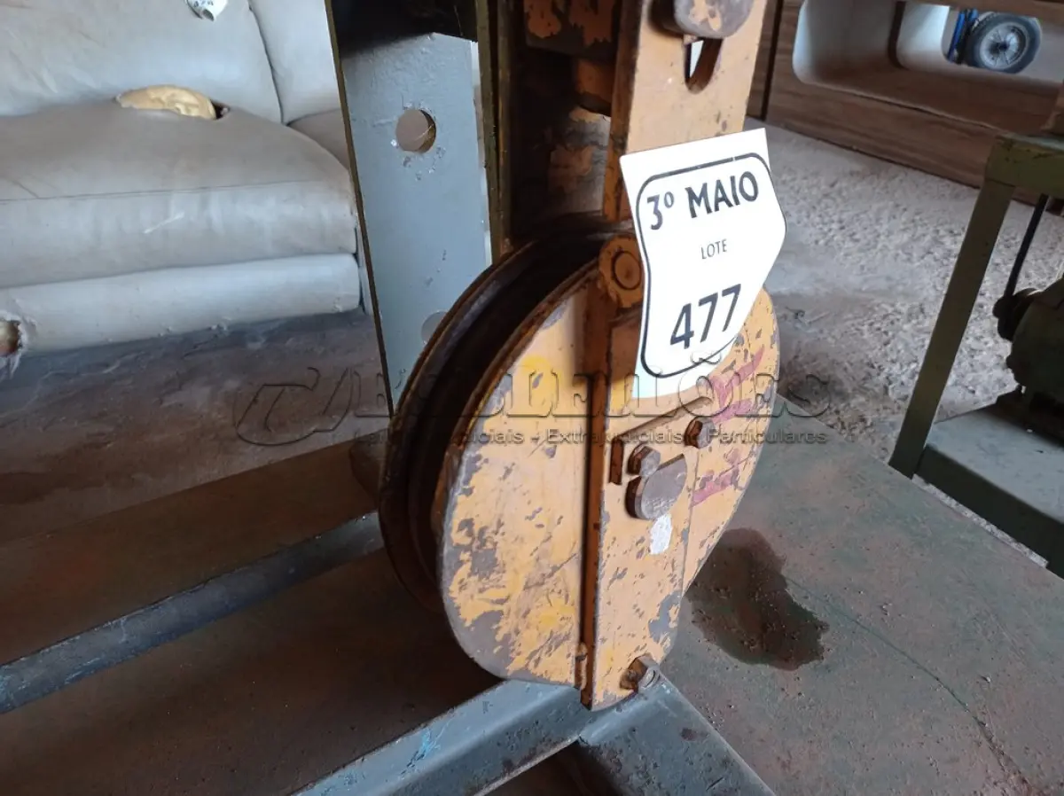 LOTE 477 - 01 GANCHO PARA GUINCHO. (NO ESTADO) ATENÇÃO! FAZER A VISITAÇÃO ANTES DE ARREMATAR, NÃO SABEMOS SE FUNCIONA. LEILÃO NÃO TEM GARANTIA E NEM DEVOLUÇÃO, SUJEITO A POSSÍVEIS AVARIAS VISÍVEIS/OCULTAS E/OU AUSÊNCIA DE COMPONENTES.