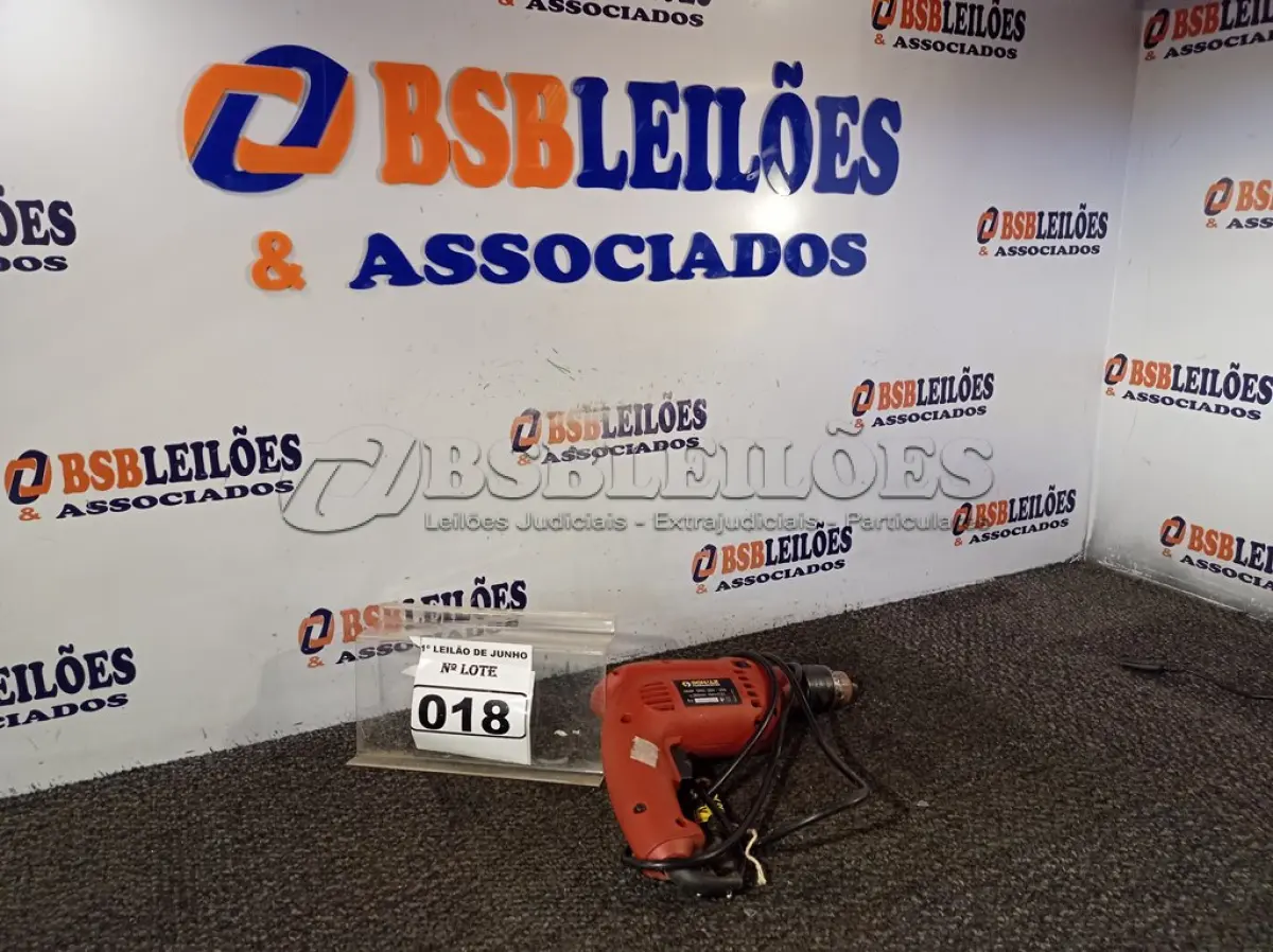 LOTE 018 - 01 PARAFUSADEIRA/FURADEIRA MARCA SCHUZ 220V. (NO ESTADO) ATENÇÃO! FAZER A VISITAÇÃO ANTES DE ARREMATAR, NÃO SABEMOS SE FUNCIONA. LEILÃO NÃO TEM GARANTIA E NEM DEVOLUÇÃO, SUJEITO A POSSÍVEIS AVARIAS VISÍVEIS/OCULTAS E/OU AUSÊNCIA DE COMPONENTES.