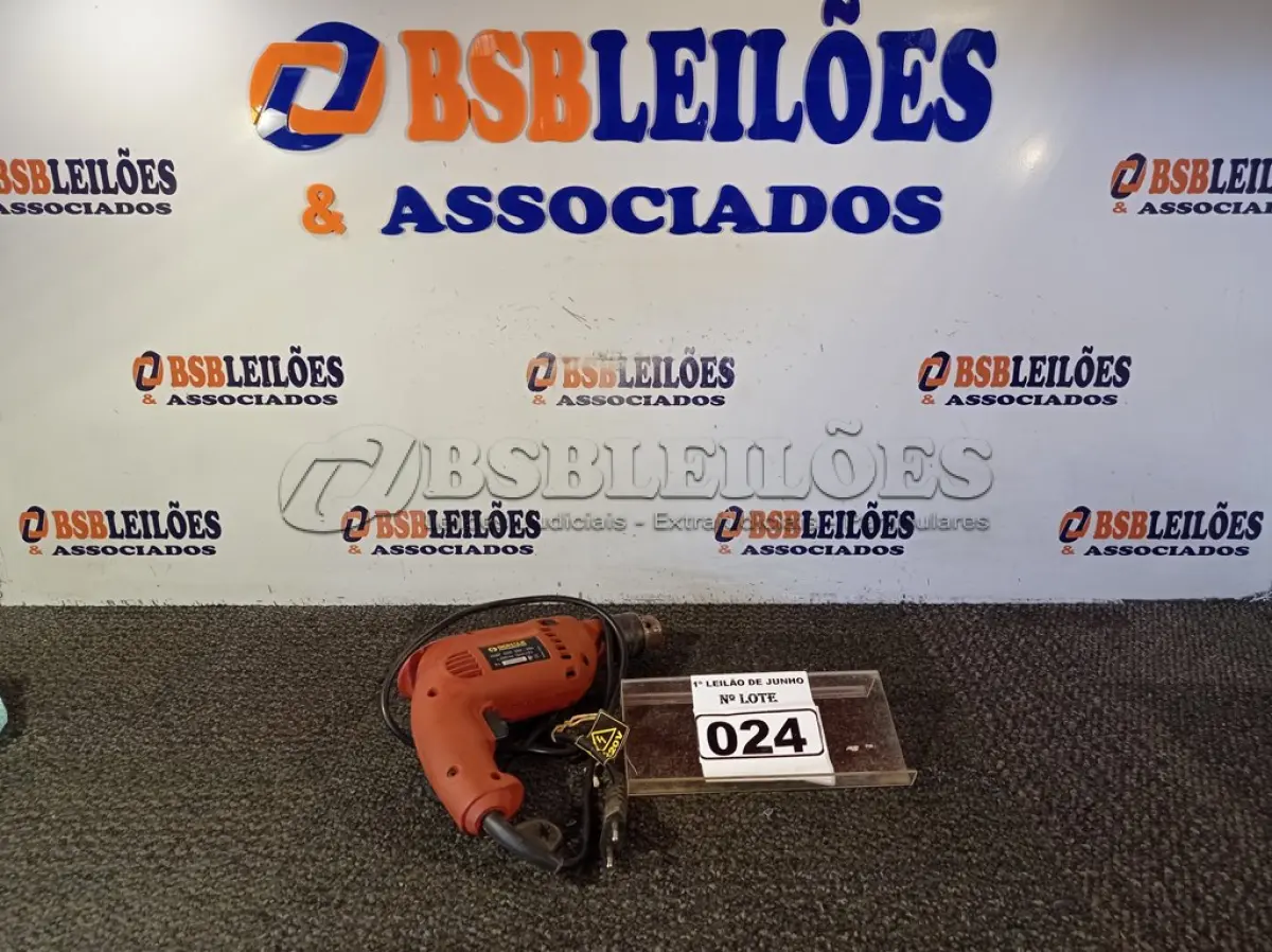 LOTE 024 - 01 PARAFUSADEIRA/FURADEIRA MARCA SCHUZ 220V. (NO ESTADO) ATENÇÃO! FAZER A VISITAÇÃO ANTES DE ARREMATAR, NÃO SABEMOS SE FUNCIONA. LEILÃO NÃO TEM GARANTIA E NEM DEVOLUÇÃO, SUJEITO A POSSÍVEIS AVARIAS VISÍVEIS/OCULTAS E/OU AUSÊNCIA DE COMPONENTES.