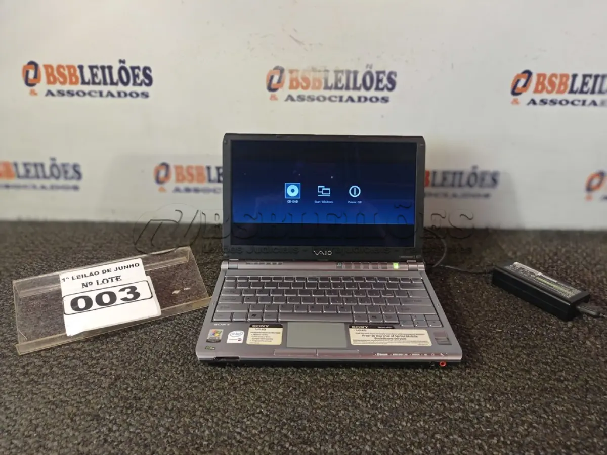 LOTE 003 - 01 NOTEBOOK MARCA SONY VAIO PCG-4J1L. (FONTE INCOMPLETA FALTANDO CABO DE FORÇA E O NOTEBOOK ESTÁ LIGANDO. (NO ESTADO) ATENÇÃO! FAZER A VISITAÇÃO ANTES DE ARREMATAR, NÃO SABEMOS SE FUNCIONA. LEILÃO NÃO TEM GARANTIA E NEM DEVOLUÇÃO, SUJEITO A POSSÍVEIS AVARIAS VISÍVEIS/OCULTAS E/OU AUSÊNCIA DE COMPONENTES.