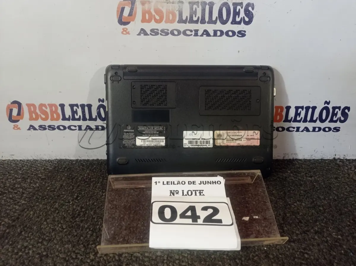 LOTE 042 - 01NETBOK POSITIVO MOBO SEM FONTE. (LIGANDO) (NO ESTADO) ATENÇÃO! FAZER A VISITAÇÃO ANTES DE ARREMATAR, NÃO SABEMOS SE FUNCIONA. LEILÃO NÃO TEM GARANTIA E NEM DEVOLUÇÃO, SUJEITO A POSSÍVEIS AVARIAS VISÍVEIS/OCULTAS E/OU AUSÊNCIA DE COMPONENTES.