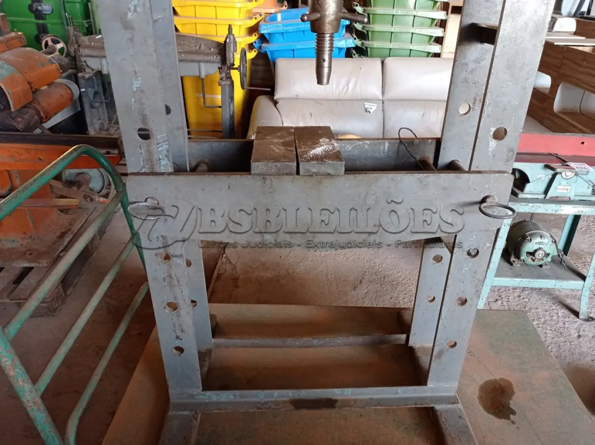 LOTE 476