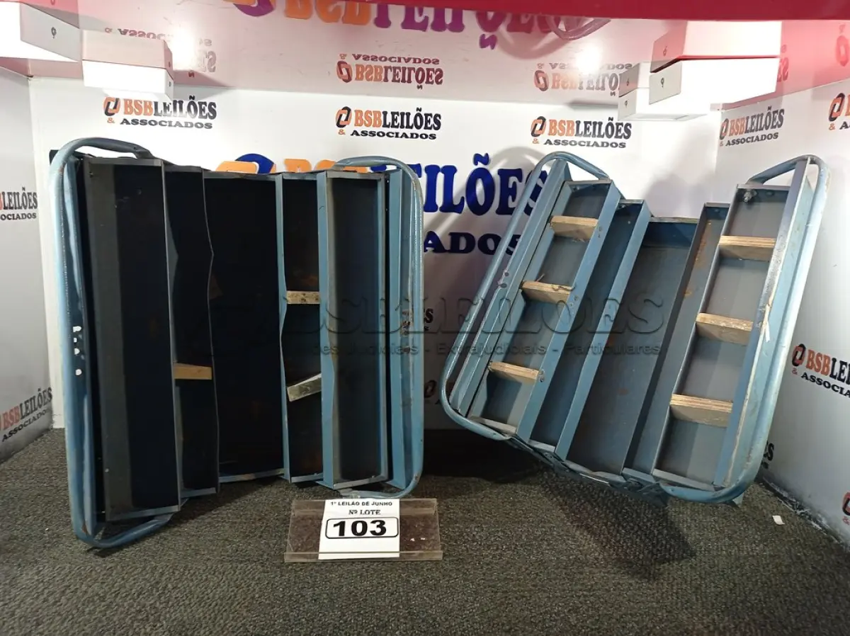 LOTE 103 - 02 MALETAS DE FERRAMENTAS VAZIAS. (NO ESTADO) ATENÇÃO! FAZER A VISITAÇÃO ANTES DE ARREMATAR, NÃO SABEMOS SE FUNCIONA. LEILÃO NÃO TEM GARANTIA E NEM DEVOLUÇÃO, SUJEITO A POSSÍVEIS AVARIAS VISÍVEIS/OCULTAS E/OU AUSÊNCIA DE COMPONENTES.