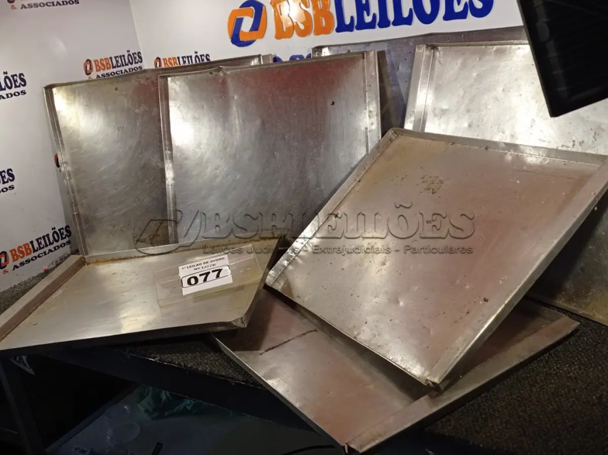 LOTE 077 - 07 FORMAS PARA FORNO INDUSTRIAL EM INOX. (NO ESTADO) ATENÇÃO! FAZER A VISITAÇÃO ANTES DE ARREMATAR, NÃO SABEMOS SE FUNCIONA. LEILÃO NÃO TEM GARANTIA E NEM DEVOLUÇÃO, SUJEITO A POSSÍVEIS AVARIAS VISÍVEIS/OCULTAS E/OU AUSÊNCIA DE COMPONENTES.