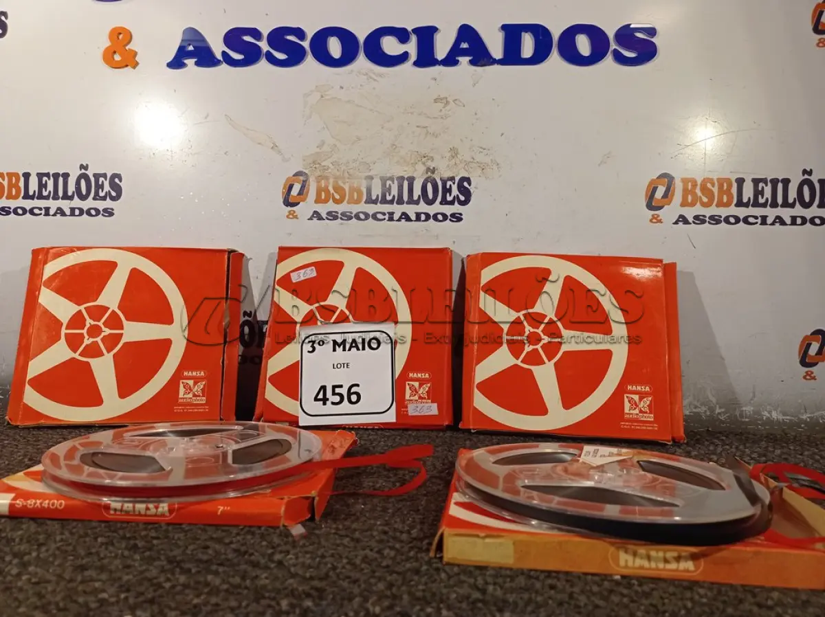 LOTE 456 - 05 CARRETÉIS COM FITAS PARA GRAVADOR DE ROLO. (NO ESTADO) ATENÇÃO! FAZER A VISITAÇÃO ANTES DE ARREMATAR, NÃO SABEMOS SE FUNCIONA. LEILÃO NÃO TEM GARANTIA E NEM DEVOLUÇÃO, SUJEITO A POSSÍVEIS AVARIAS VISÍVEIS/OCULTAS E/OU AUSÊNCIA DE COMPONENTES.