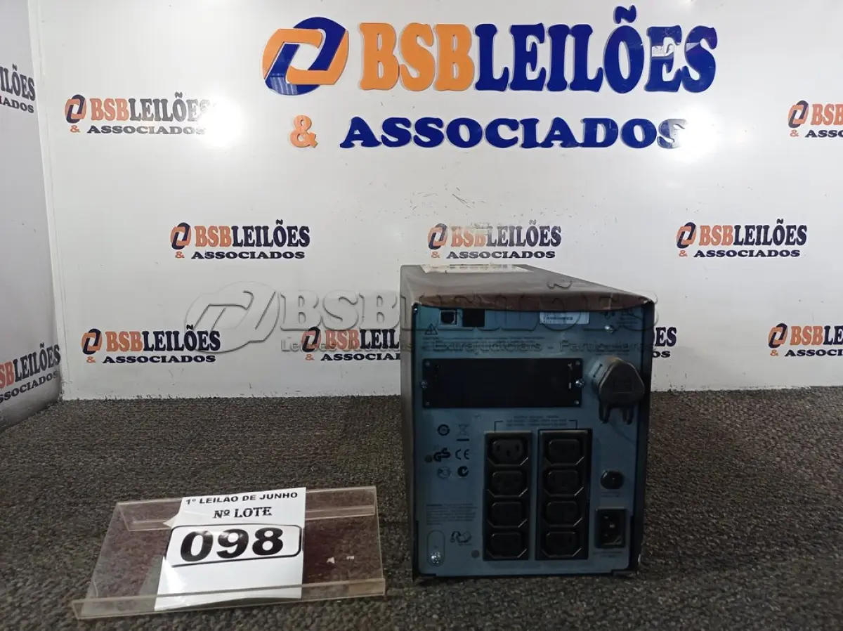 LOTE 098 - 01 NOBREAK MARCA APC MODELO SMART-UPS 1.500. (NO ESTADO) ATENÇÃO! FAZER A VISITAÇÃO ANTES DE ARREMATAR, NÃO SABEMOS SE FUNCIONA. LEILÃO NÃO TEM GARANTIA E NEM DEVOLUÇÃO, SUJEITO A POSSÍVEIS AVARIAS VISÍVEIS/OCULTAS E/OU AUSÊNCIA DE COMPONENTES.