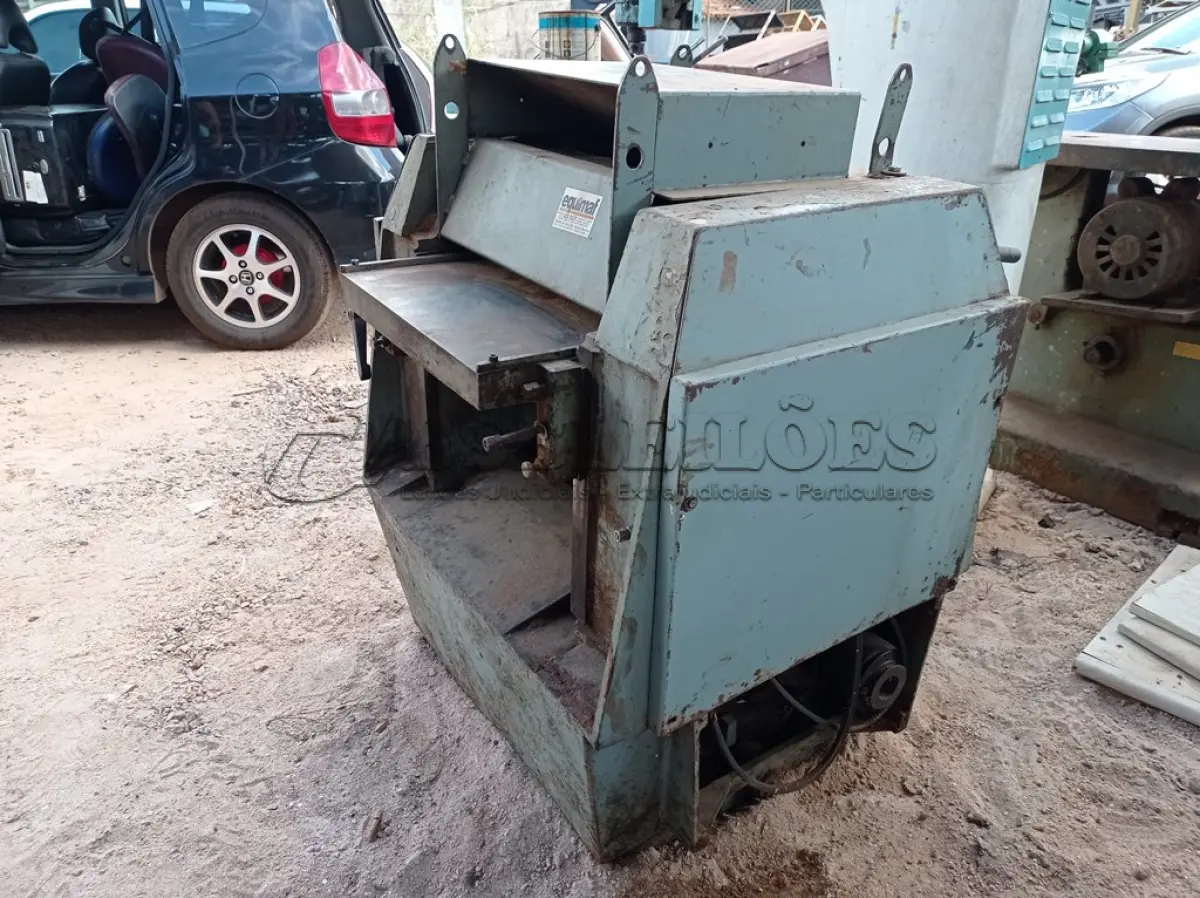 LOTE 483 - 01 DESENGROSSADEIRA PARA MARCENARIA COM BOCA DE 40 MARCA INVICTA. (NO ESTADO) ATENÇÃO! FAZER A VISITAÇÃO ANTES DE ARREMATAR, NÃO SABEMOS SE FUNCIONA. LEILÃO NÃO TEM GARANTIA E NEM DEVOLUÇÃO, SUJEITO A POSSÍVEIS AVARIAS VISÍVEIS/OCULTAS E/OU AUSÊNCIA DE COMPONENTES.