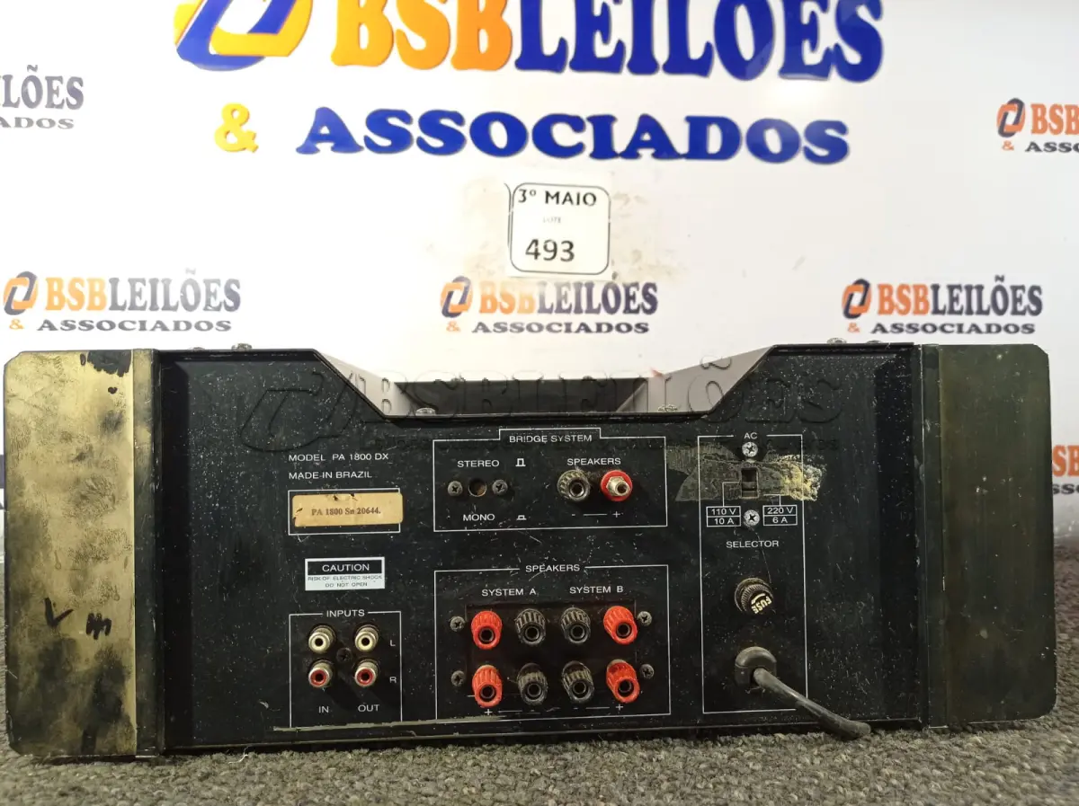 LOTE 493 - 01 AMPLIFICADOR UNIC PA 1800DX. (NO ESTADO) ATENÇÃO! FAZER A VISITAÇÃO ANTES DE ARREMATAR, NÃO SABEMOS SE FUNCIONA. LEILÃO NÃO TEM GARANTIA E NEM DEVOLUÇÃO, SUJEITO A POSSÍVEIS AVARIAS VISÍVEIS/OCULTAS E/OU AUSÊNCIA DE COMPONENTES.