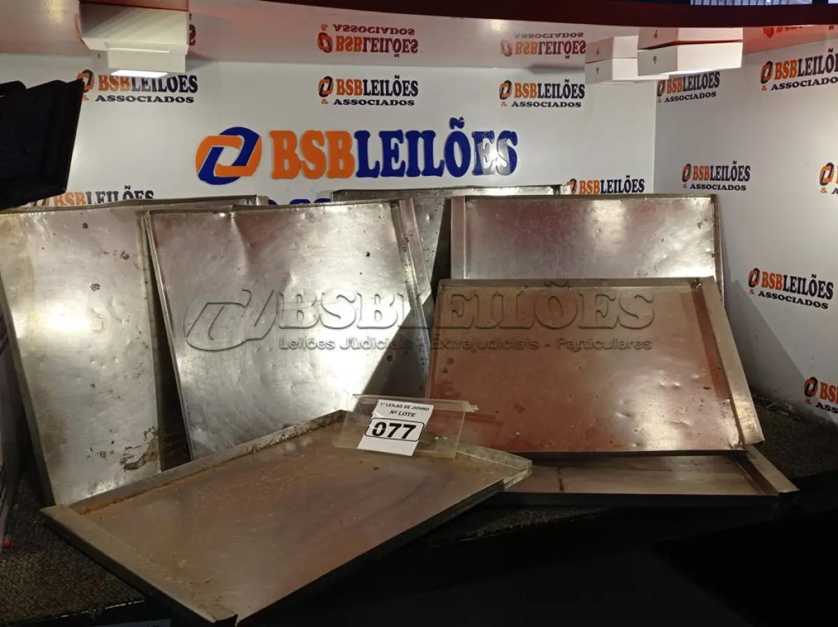 LOTE 077 - 07 FORMAS PARA FORNO INDUSTRIAL EM INOX. (NO ESTADO) ATENÇÃO! FAZER A VISITAÇÃO ANTES DE ARREMATAR, NÃO SABEMOS SE FUNCIONA. LEILÃO NÃO TEM GARANTIA E NEM DEVOLUÇÃO, SUJEITO A POSSÍVEIS AVARIAS VISÍVEIS/OCULTAS E/OU AUSÊNCIA DE COMPONENTES.