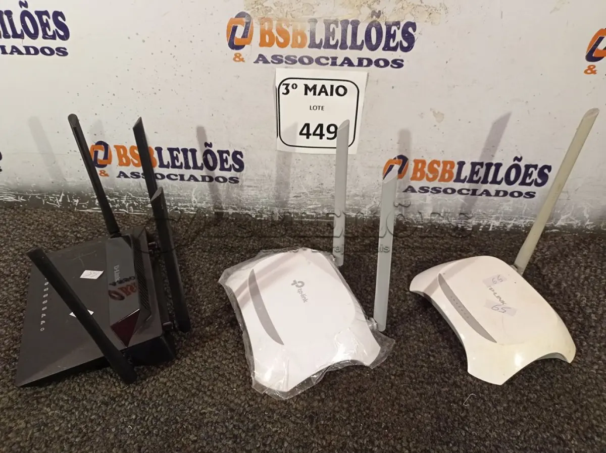 LOTE 449 - 03 ROTEADORES, SENDO 02 TP-LINKE E 01 D-LINK. (NO ESTADO) ATENÇÃO! FAZER A VISITAÇÃO ANTES DE ARREMATAR, NÃO SABEMOS SE FUNCIONA. LEILÃO NÃO TEM GARANTIA E NEM DEVOLUÇÃO, SUJEITO A POSSÍVEIS AVARIAS VISÍVEIS/OCULTAS E/OU AUSÊNCIA DE COMPONENTES.