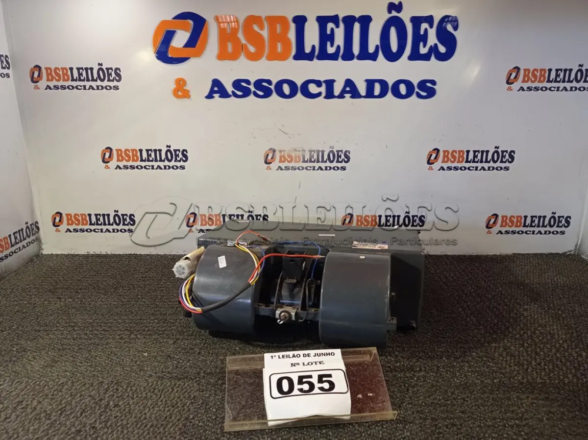 LOTE 055 - 01 SISTEMA DE AR-CONDICIONADO VEICULAR MODELO:740 055. (NO ESTADO) ATENÇÃO! FAZER A VISITAÇÃO ANTES DE ARREMATAR, NÃO SABEMOS SE FUNCIONA. LEILÃO NÃO TEM GARANTIA E NEM DEVOLUÇÃO, SUJEITO A POSSÍVEIS AVARIAS VISÍVEIS/OCULTAS E/OU AUSÊNCIA DE COMPONENTES.