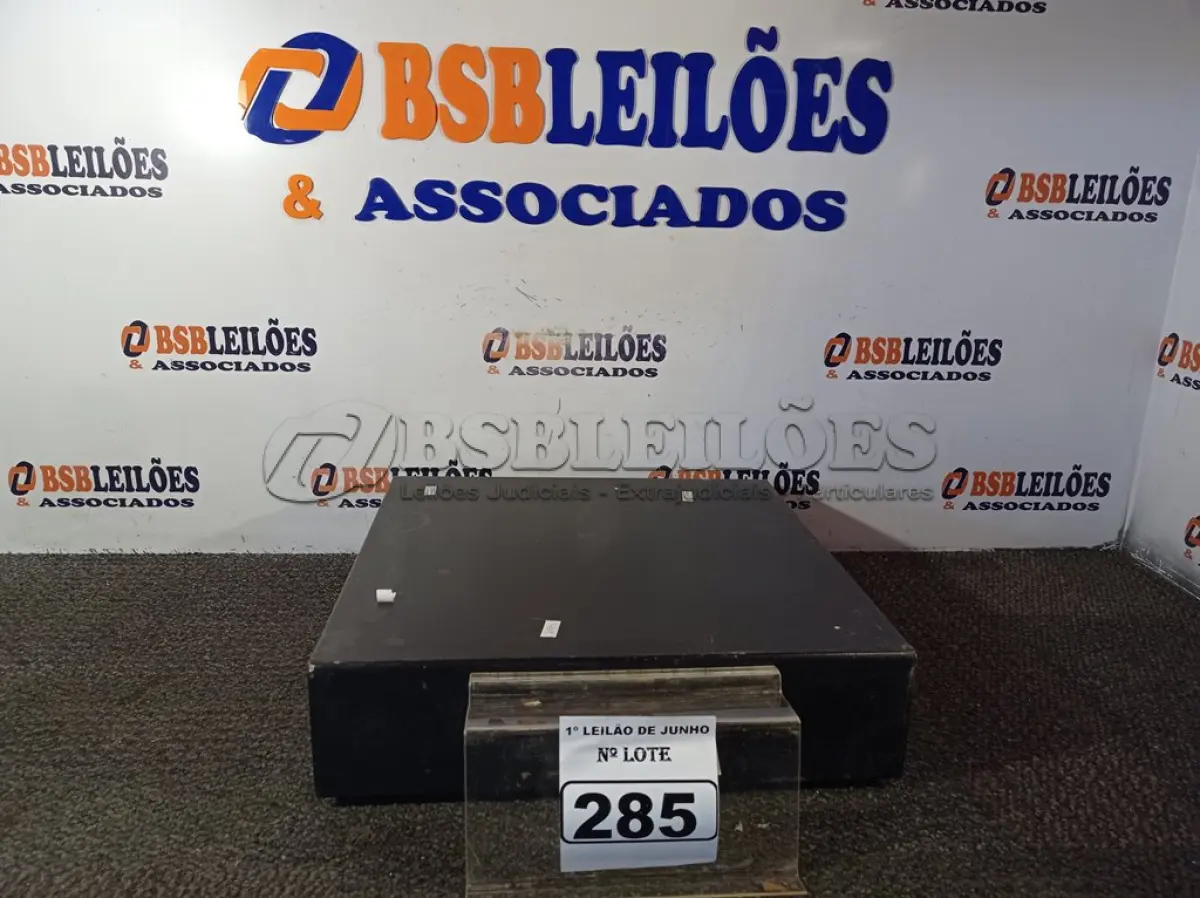 LOTE 285 - 01 CAIXA REGISTRADORA PARA DINHEIRO MANUAL. (NO ESTADO) ATENÇÃO! FAZER A VISITAÇÃO ANTES DE ARREMATAR, NÃO SABEMOS SE FUNCIONA. LEILÃO NÃO TEM GARANTIA E NEM DEVOLUÇÃO, SUJEITO A POSSÍVEIS AVARIAS VISÍVEIS/OCULTAS E/OU AUSÊNCIA DE COMPONENTES.