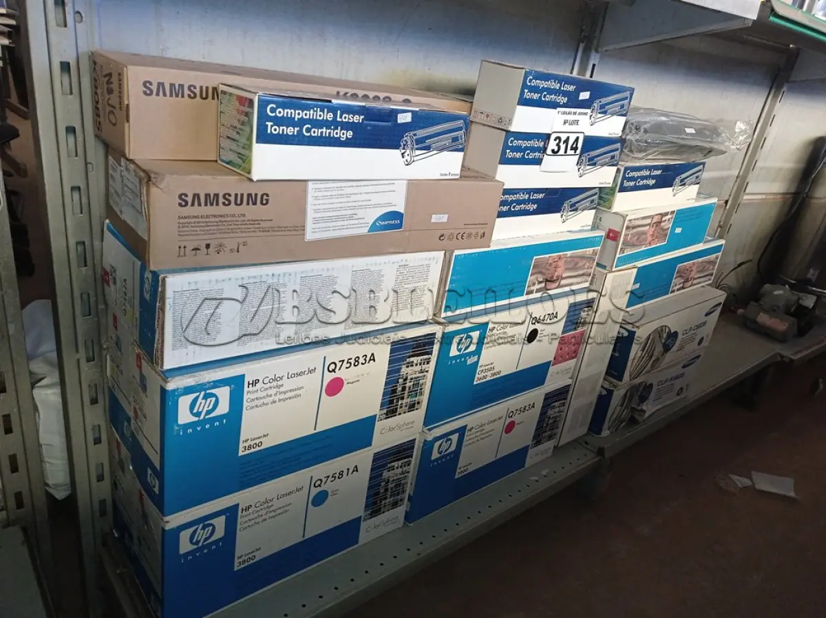 LOTE 314 - 01 LOTE COM TONNER’S MARCAS HP E SAMSUNG. (NO ESTADO) ATENÇÃO! FAZER A VISITAÇÃO ANTES DE ARREMATAR, NÃO SABEMOS SE FUNCIONA. LEILÃO NÃO TEM GARANTIA E NEM DEVOLUÇÃO, SUJEITO A POSSÍVEIS AVARIAS VISÍVEIS/OCULTAS E/OU AUSÊNCIA DE COMPONENTES.