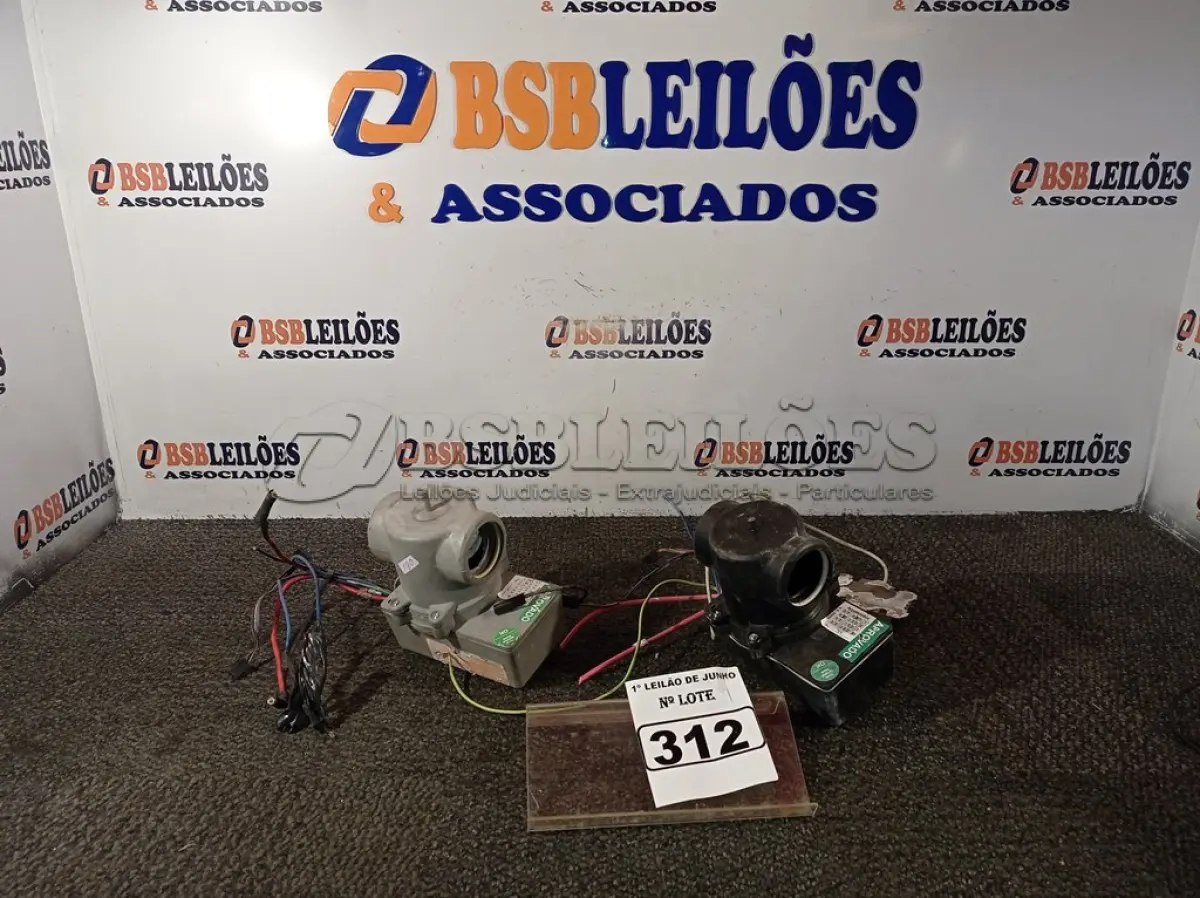LOTE 312 - 02 AQUECEDORES PARA BANHEIRA. (NO ESTADO) ATENÇÃO! FAZER A VISITAÇÃO ANTES DE ARREMATAR, NÃO SABEMOS SE FUNCIONA. LEILÃO NÃO TEM GARANTIA E NEM DEVOLUÇÃO, SUJEITO A POSSÍVEIS AVARIAS VISÍVEIS/OCULTAS E/OU AUSÊNCIA DE COMPONENTES.
