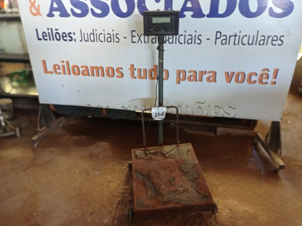 LOTE 356 - 01 BALANÇA ELÉTRICA COM AVARIAS. (NO ESTADO) ATENÇÃO! FAZER A VISITAÇÃO ANTES DE ARREMATAR, NÃO SABEMOS SE FUNCIONA. LEILÃO NÃO TEM GARANTIA E NEM DEVOLUÇÃO, SUJEITO A POSSÍVEIS AVARIAS VISÍVEIS/OCULTAS E/OU AUSÊNCIA DE COMPONENTES.