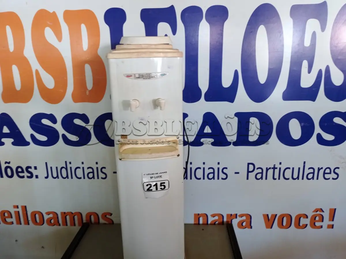 LOTE 215 - 01 BEBEDOURO REFRIGERADO MARCA LIBELL. (NO ESTADO) ATENÇÃO! FAZER A VISITAÇÃO ANTES DE ARREMATAR, NÃO SABEMOS SE FUNCIONA. LEILÃO NÃO TEM GARANTIA E NEM DEVOLUÇÃO, SUJEITO A POSSÍVEIS AVARIAS VISÍVEIS/OCULTAS E/OU AUSÊNCIA DE COMPONENTES.