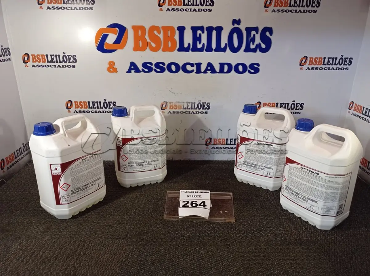 LOTE 264 - 04 GALÕES DE DESINFETANTE PARA INDÚSTRIA ALIMENTÍCIA E AFINS, EXCLUSIVAMENTE PARA USO PROFISSIONAL. CADA GALÃO CONTÉM 5 LITROS. (NO ESTADO) ATENÇÃO! FAZER A VISITAÇÃO ANTES DE ARREMATAR, NÃO SABEMOS SE FUNCIONA. LEILÃO NÃO TEM GARANTIA E NEM DEVOLUÇÃO, SUJEITO A POSSÍVEIS AVARIAS VISÍVEIS/OCULTAS E/OU AUSÊNCIA DE COMPONENTES.