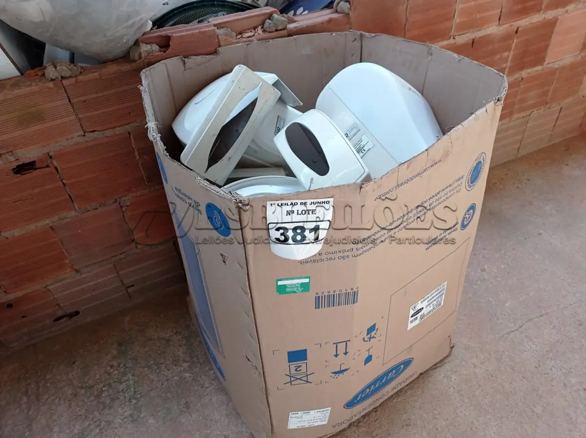 LOTE 381 - 01 LOTE COM VÁRIOS DISPENSES. (NO ESTADO) ATENÇÃO! FAZER A VISITAÇÃO ANTES DE ARREMATAR, NÃO SABEMOS SE FUNCIONA. LEILÃO NÃO TEM GARANTIA E NEM DEVOLUÇÃO, SUJEITO A POSSÍVEIS AVARIAS VISÍVEIS/OCULTAS E/OU AUSÊNCIA DE COMPONENTES.