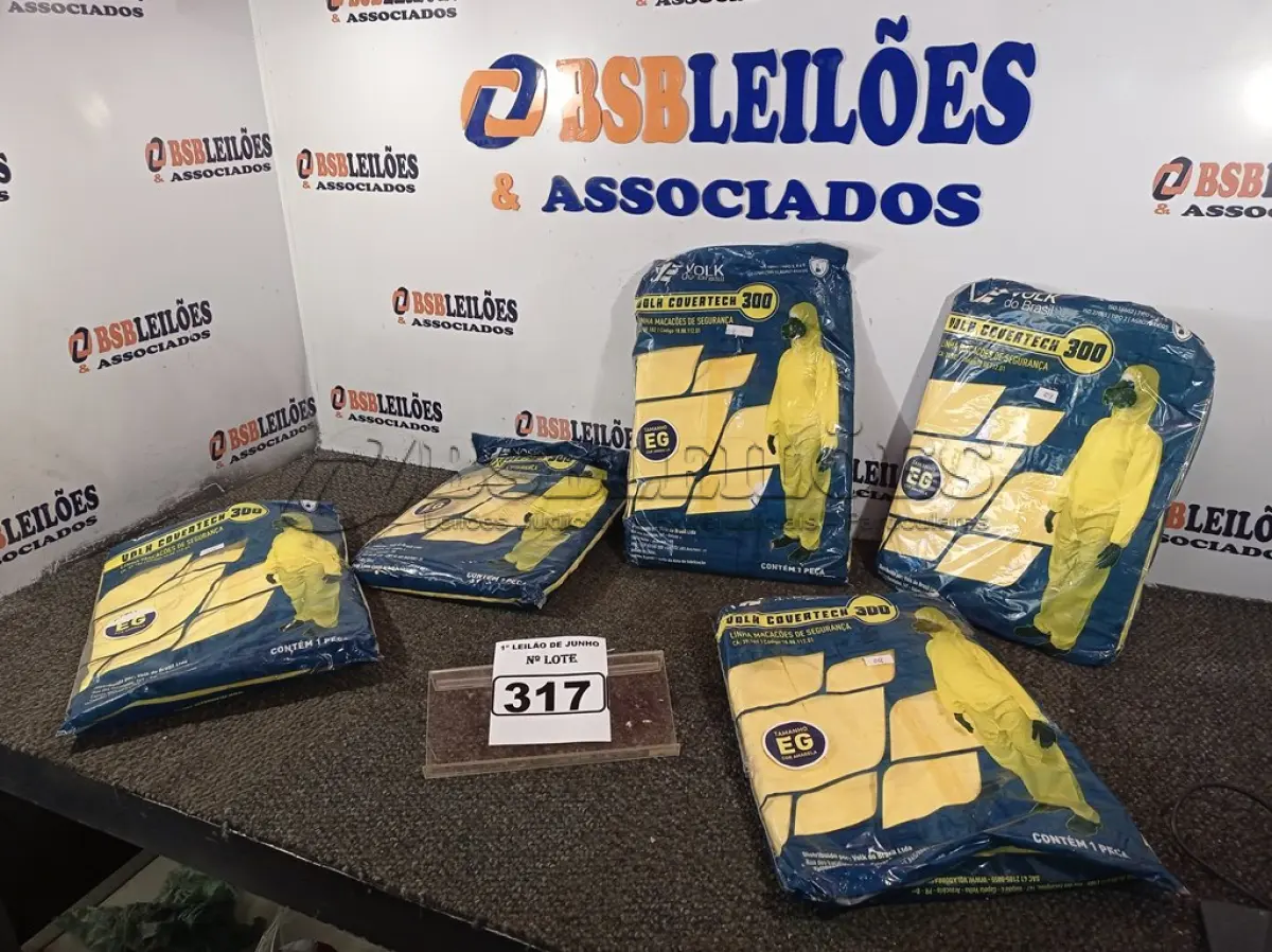 LOTE 317 - 01 LOTE COM 05 MACACÕES VOLH COVERTECH 300, TAMANHO EG NA COR AMARELA. (NOVO) (NO ESTADO) ATENÇÃO! FAZER A VISITAÇÃO ANTES DE ARREMATAR, NÃO SABEMOS SE FUNCIONA. LEILÃO NÃO TEM GARANTIA E NEM DEVOLUÇÃO, SUJEITO A POSSÍVEIS AVARIAS VISÍVEIS/OCULTAS E/OU AUSÊNCIA DE COMPONENTES.