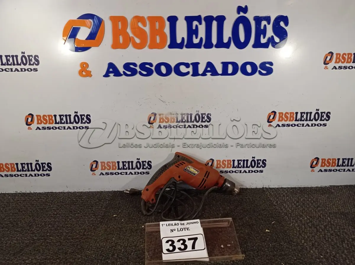 LOTE 337 - 01 PARAFUSADEIRA/FURADEIRA MARCA SCHUZ 220V. (NO ESTADO) ATENÇÃO! FAZER A VISITAÇÃO ANTES DE ARREMATAR, NÃO SABEMOS SE FUNCIONA. LEILÃO NÃO TEM GARANTIA E NEM DEVOLUÇÃO, SUJEITO A POSSÍVEIS AVARIAS VISÍVEIS/OCULTAS E/OU AUSÊNCIA DE COMPONENTES.