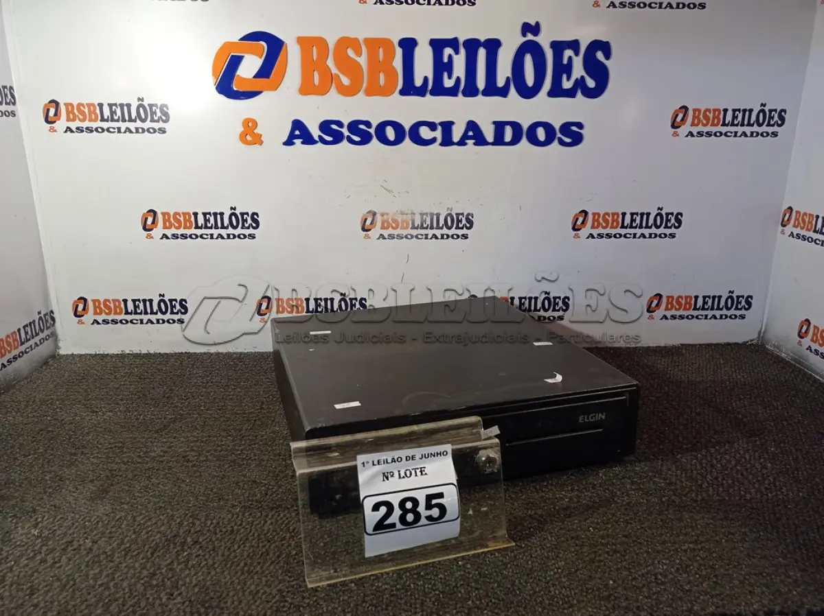 LOTE 285 - 01 CAIXA REGISTRADORA PARA DINHEIRO MANUAL. (NO ESTADO) ATENÇÃO! FAZER A VISITAÇÃO ANTES DE ARREMATAR, NÃO SABEMOS SE FUNCIONA. LEILÃO NÃO TEM GARANTIA E NEM DEVOLUÇÃO, SUJEITO A POSSÍVEIS AVARIAS VISÍVEIS/OCULTAS E/OU AUSÊNCIA DE COMPONENTES.
