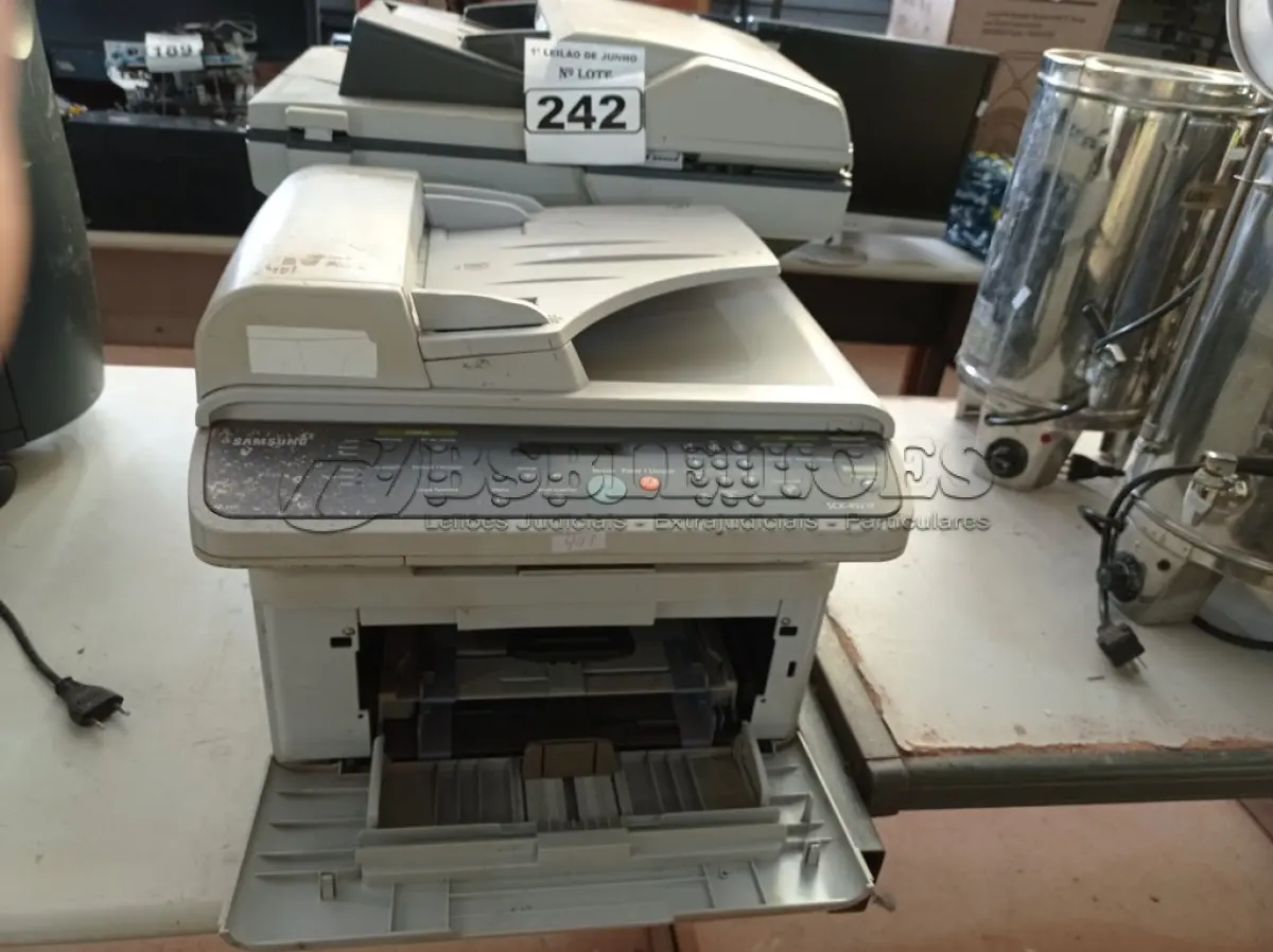 LOTE 242 - 02 IMPRESSORAS MULTIFUNCIONAL, SENDO 01 MARCA SAMSUNG E 01 MARCA BROTHER. (NO ESTADO) ATENÇÃO! FAZER A VISITAÇÃO ANTES DE ARREMATAR, NÃO SABEMOS SE FUNCIONA. LEILÃO NÃO TEM GARANTIA E NEM DEVOLUÇÃO, SUJEITO A POSSÍVEIS AVARIAS VISÍVEIS/OCULTAS E/OU AUSÊNCIA DE COMPONENTES.