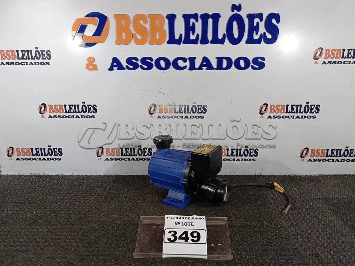 LOTE 349 - 01 BOMBA D’ÁGUA 220V COM AVARIAS. (NO ESTADO) ATENÇÃO! FAZER A VISITAÇÃO ANTES DE ARREMATAR, NÃO SABEMOS SE FUNCIONA. LEILÃO NÃO TEM GARANTIA E NEM DEVOLUÇÃO, SUJEITO A POSSÍVEIS AVARIAS VISÍVEIS/OCULTAS E/OU AUSÊNCIA DE COMPONENTES.