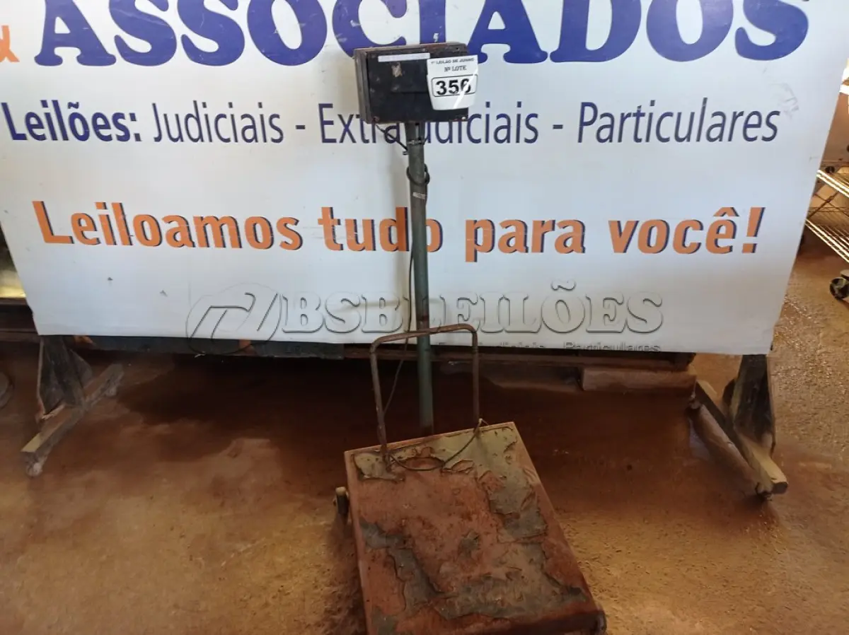 LOTE 356 - 01 BALANÇA ELÉTRICA COM AVARIAS. (NO ESTADO) ATENÇÃO! FAZER A VISITAÇÃO ANTES DE ARREMATAR, NÃO SABEMOS SE FUNCIONA. LEILÃO NÃO TEM GARANTIA E NEM DEVOLUÇÃO, SUJEITO A POSSÍVEIS AVARIAS VISÍVEIS/OCULTAS E/OU AUSÊNCIA DE COMPONENTES.