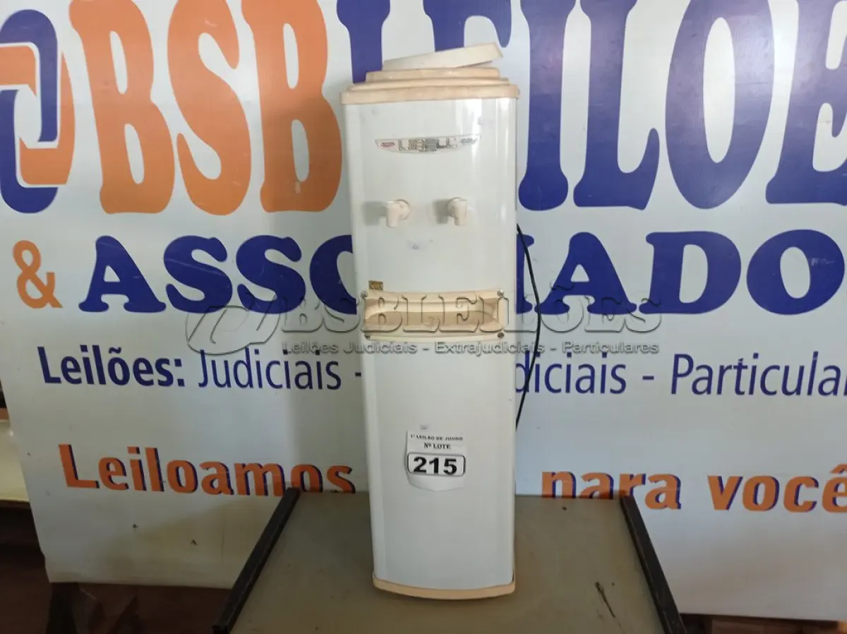 LOTE 215 - 01 BEBEDOURO REFRIGERADO MARCA LIBELL. (NO ESTADO) ATENÇÃO! FAZER A VISITAÇÃO ANTES DE ARREMATAR, NÃO SABEMOS SE FUNCIONA. LEILÃO NÃO TEM GARANTIA E NEM DEVOLUÇÃO, SUJEITO A POSSÍVEIS AVARIAS VISÍVEIS/OCULTAS E/OU AUSÊNCIA DE COMPONENTES.