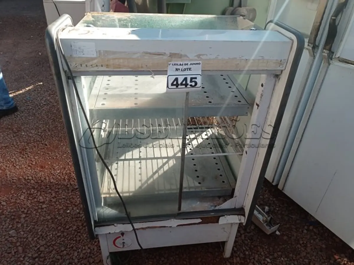 LOTE 445 - 01 BALCÃO EXPOSITOR SEM MOTOR MARCA GELOPAR. (NO ESTADO) ATENÇÃO! FAZER A VISITAÇÃO ANTES DE ARREMATAR, NÃO SABEMOS SE FUNCIONA. LEILÃO NÃO TEM GARANTIA E NEM DEVOLUÇÃO, SUJEITO A POSSÍVEIS AVARIAS VISÍVEIS/OCULTAS E/OU AUSÊNCIA DE COMPONENTES.