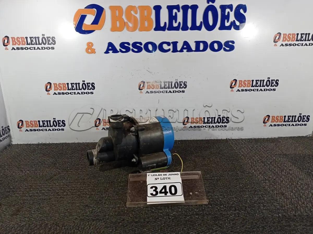 LOTE 340 - 01 MOTOR DE INDUÇÃO MONOFÁSICO DE GAIOLA 220V COM AVARIAS. (NO ESTADO) ATENÇÃO! FAZER A VISITAÇÃO ANTES DE ARREMATAR, NÃO SABEMOS SE FUNCIONA. LEILÃO NÃO TEM GARANTIA E NEM DEVOLUÇÃO, SUJEITO A POSSÍVEIS AVARIAS VISÍVEIS/OCULTAS E/OU AUSÊNCIA DE COMPONENTES.