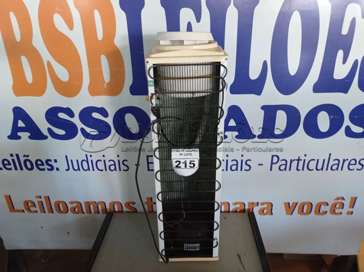 LOTE 215 - 01 BEBEDOURO REFRIGERADO MARCA LIBELL. (NO ESTADO) ATENÇÃO! FAZER A VISITAÇÃO ANTES DE ARREMATAR, NÃO SABEMOS SE FUNCIONA. LEILÃO NÃO TEM GARANTIA E NEM DEVOLUÇÃO, SUJEITO A POSSÍVEIS AVARIAS VISÍVEIS/OCULTAS E/OU AUSÊNCIA DE COMPONENTES.
