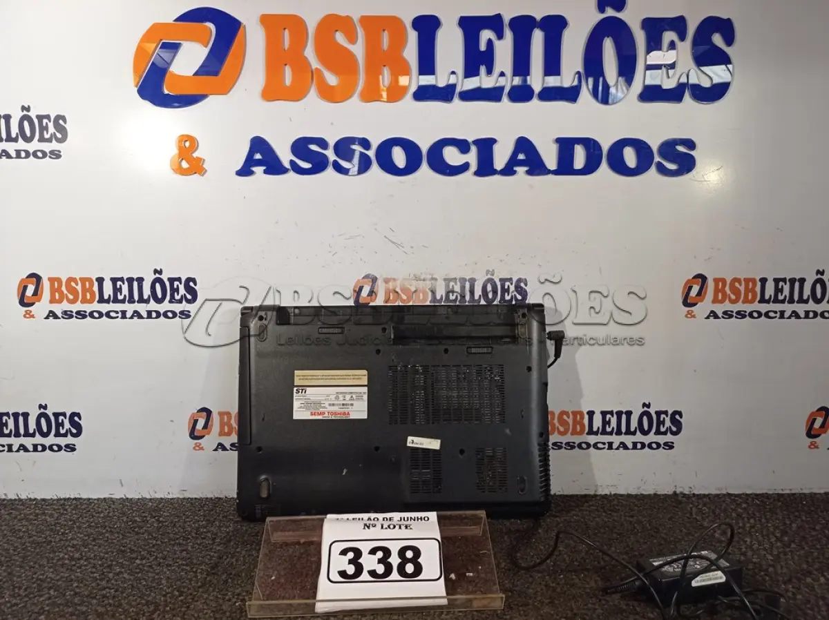 LOTE 338 - 01 NOTEBOOK STI SEMP TOSHIBA COM CARREGADOR (NO ESTADO) ATENÇÃO! FAZER A VISITAÇÃO ANTES DE ARREMATAR, NÃO SABEMOS SE FUNCIONA. LEILÃO NÃO TEM GARANTIA E NEM DEVOLUÇÃO, SUJEITO A POSSÍVEIS AVARIAS VISÍVEIS/OCULTAS E/OU AUSÊNCIA DE COMPONENTES.