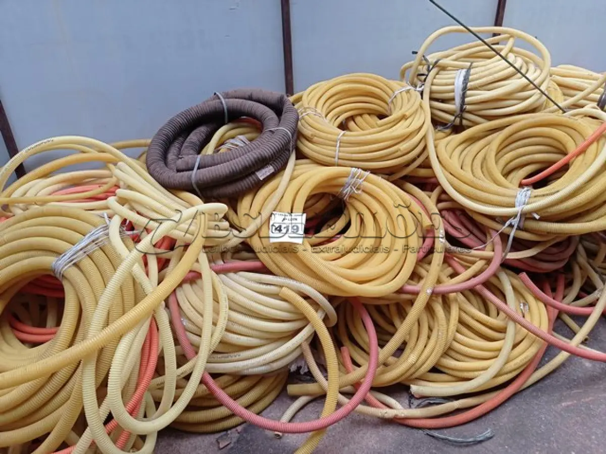 LOTE 419 - 01 LOTE COM GRANDE QUANTIDADE DE MANGUEIRAS CORRUGADAS. (NO ESTADO) ATENÇÃO! FAZER A VISITAÇÃO ANTES DE ARREMATAR, NÃO SABEMOS SE FUNCIONA. LEILÃO NÃO TEM GARANTIA E NEM DEVOLUÇÃO, SUJEITO A POSSÍVEIS AVARIAS VISÍVEIS/OCULTAS E/OU AUSÊNCIA DE COMPONENTES.