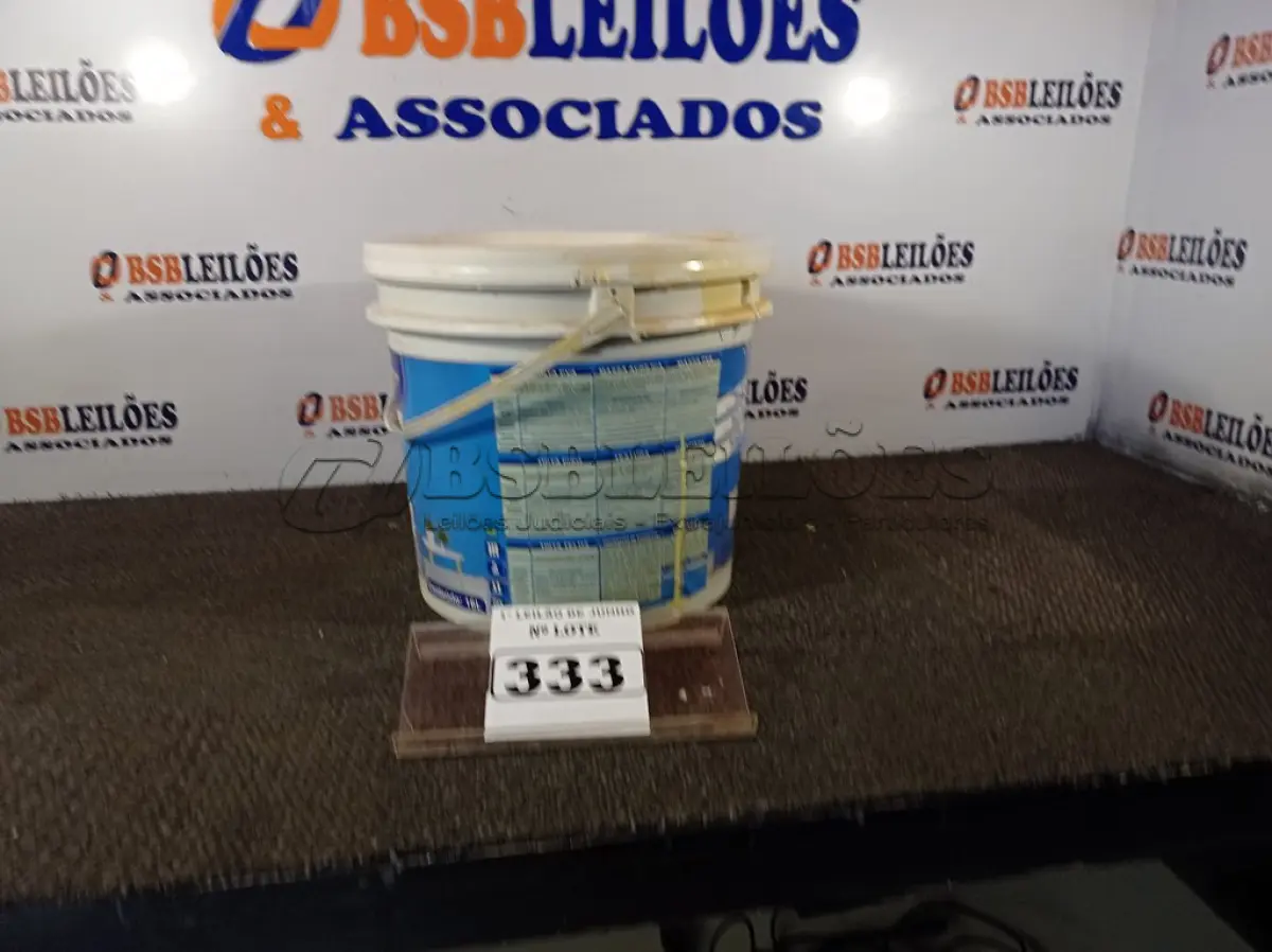 LOTE 333 - 01 GALÃO DE 16L DE MASSA ACRÍLICA MARCA STARVINIL. (NO ESTADO) ATENÇÃO! FAZER A VISITAÇÃO ANTES DE ARREMATAR, NÃO SABEMOS SE FUNCIONA. LEILÃO NÃO TEM GARANTIA E NEM DEVOLUÇÃO, SUJEITO A POSSÍVEIS AVARIAS VISÍVEIS/OCULTAS E/OU AUSÊNCIA DE COMPONENTES.