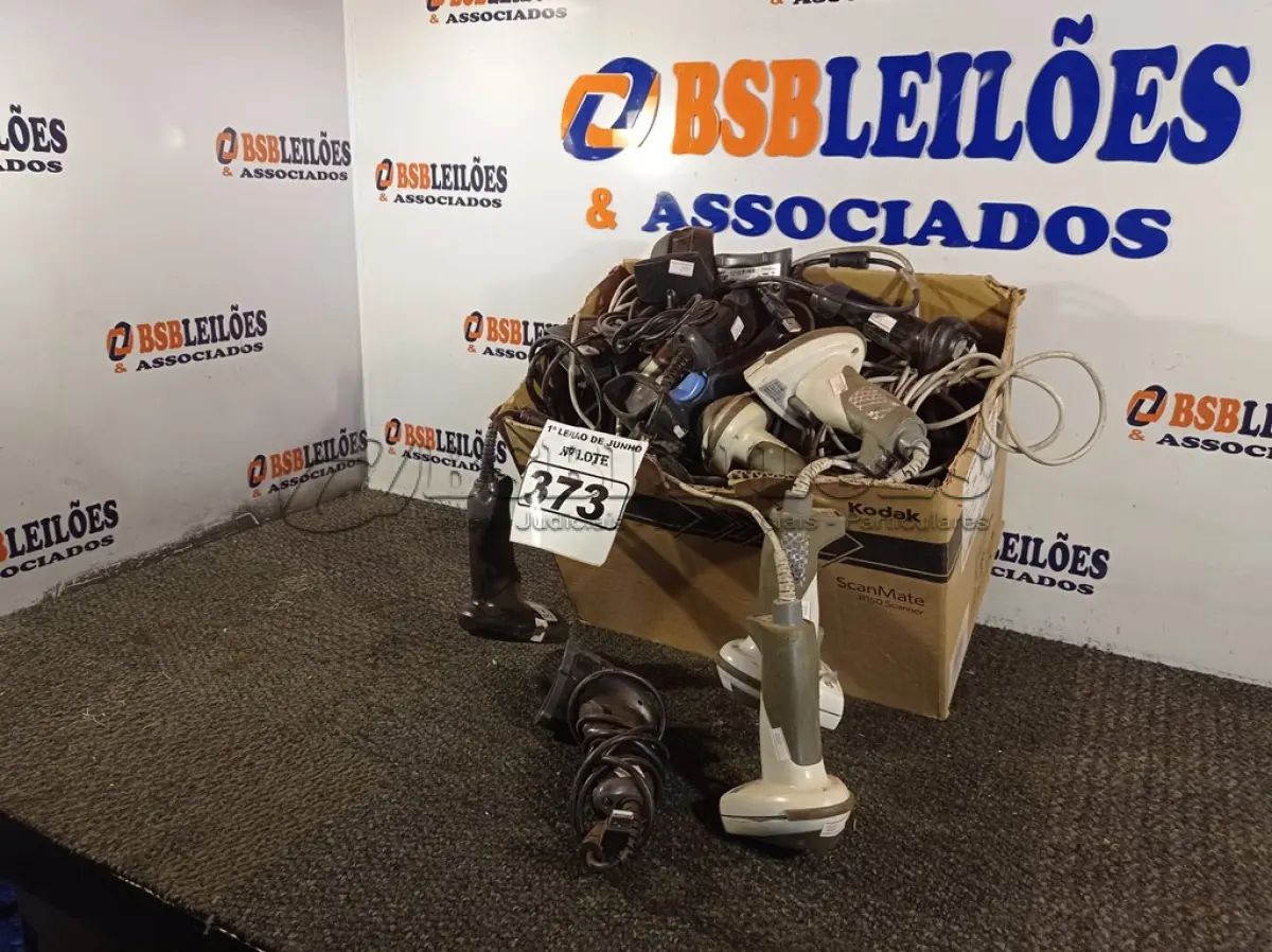 LOTE 373 - 01 LOTE COM DIVERSOS LEITORES DE CÓDIGO DE BARRAS. (NO ESTADO) ATENÇÃO! FAZER A VISITAÇÃO ANTES DE ARREMATAR, NÃO SABEMOS SE FUNCIONA. LEILÃO NÃO TEM GARANTIA E NEM DEVOLUÇÃO, SUJEITO A POSSÍVEIS AVARIAS VISÍVEIS/OCULTAS E/OU AUSÊNCIA DE COMPONENTES.
